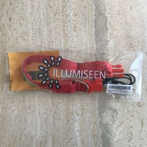ILLUMISEEN NEW RED MEDIUM DOG COLLAR.